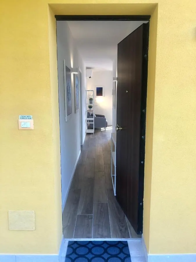 מאלצ'סינה Lake View Sottodossi Apartment