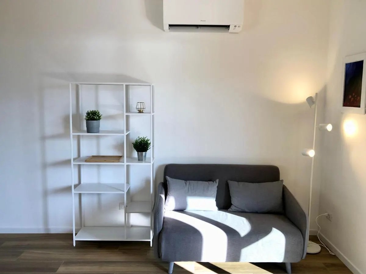 מאלצ'סינה Lake View Sottodossi Apartment