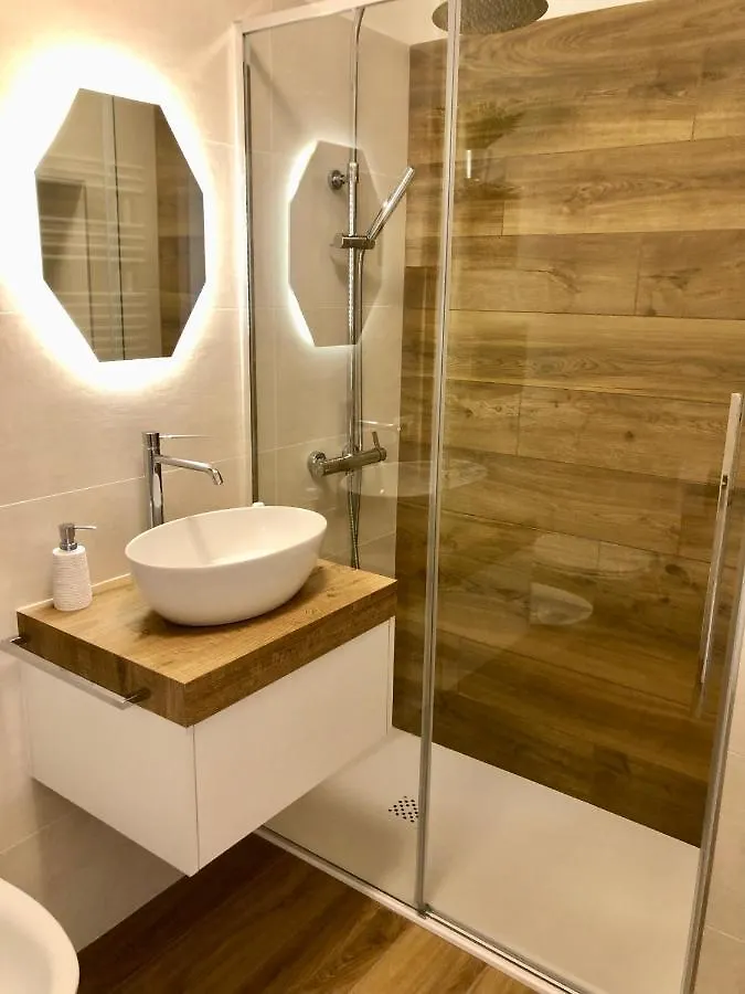 מאלצ'סינה Lake View Sottodossi Apartment